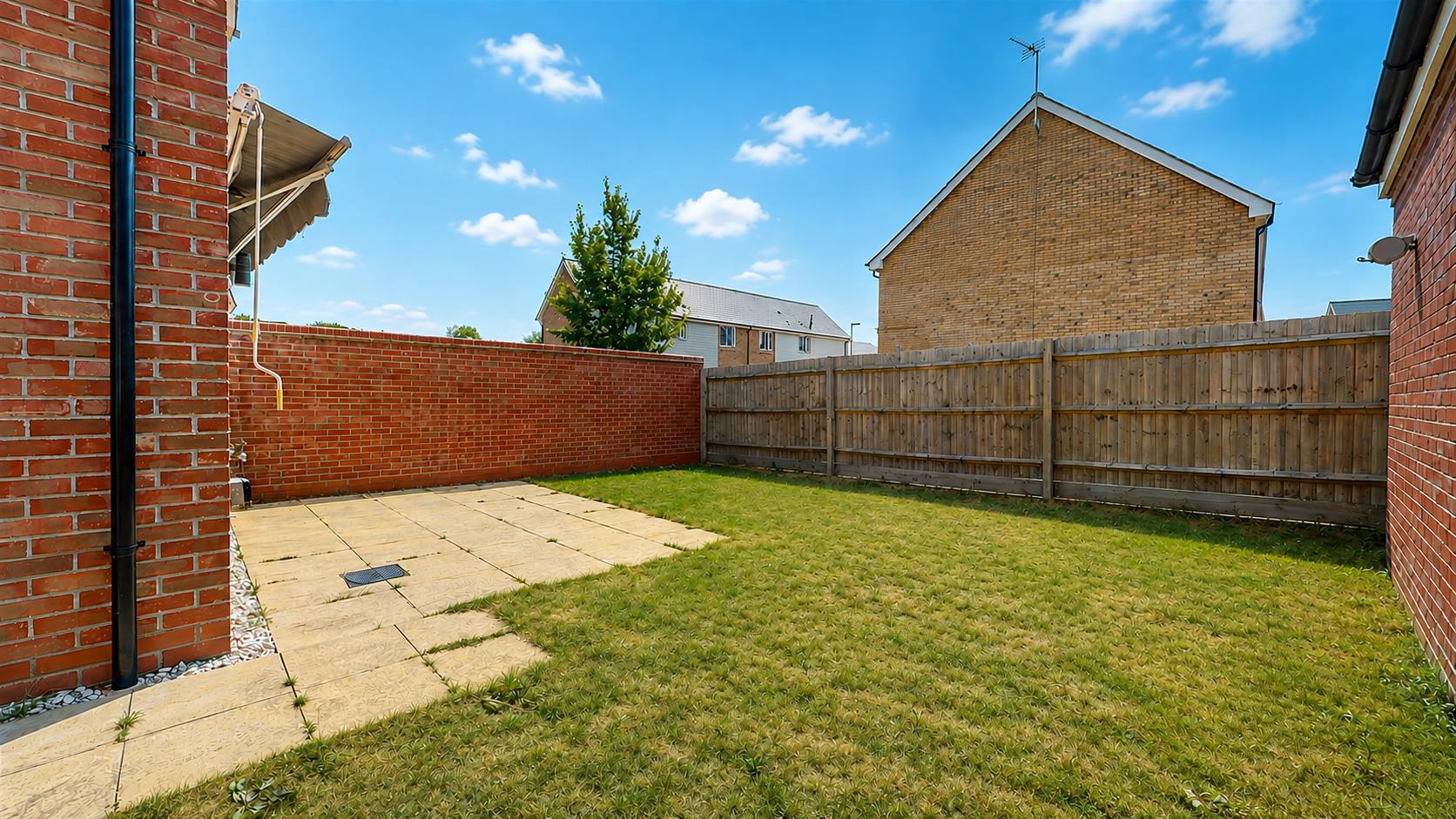 Pembroke Lane, Whitehouse, Milton Keynes